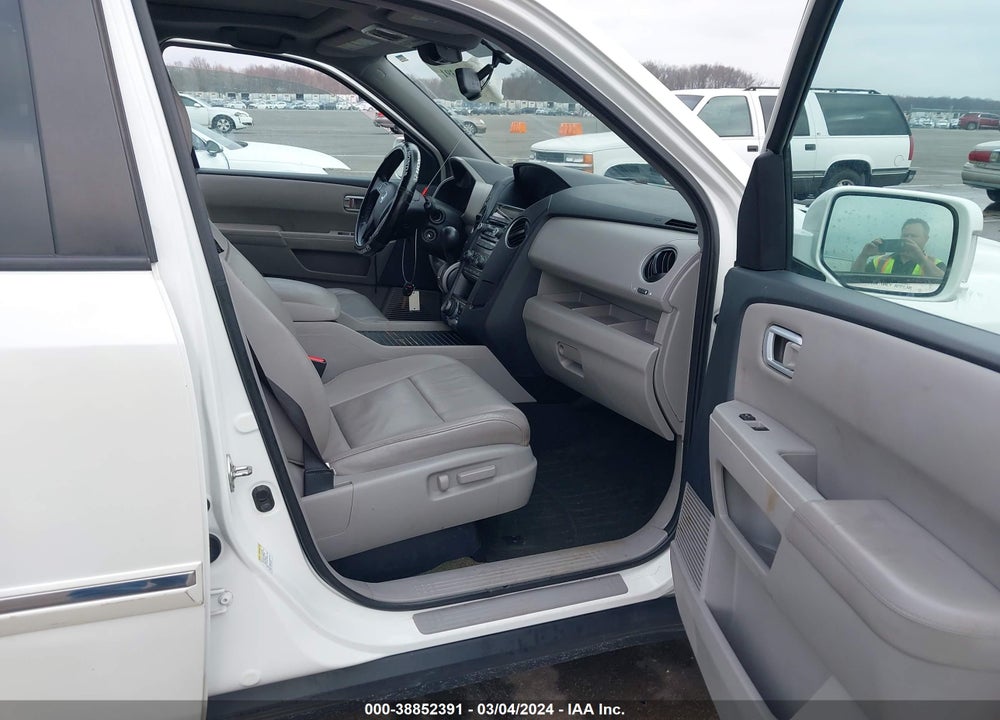 2015 HONDA PILOT TOURING VIN: 5FNYF4H9XFB017412