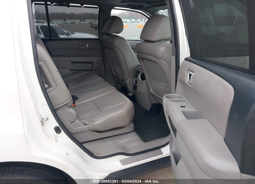 2015 HONDA PILOT TOURING VIN: 5FNYF4H9XFB017412