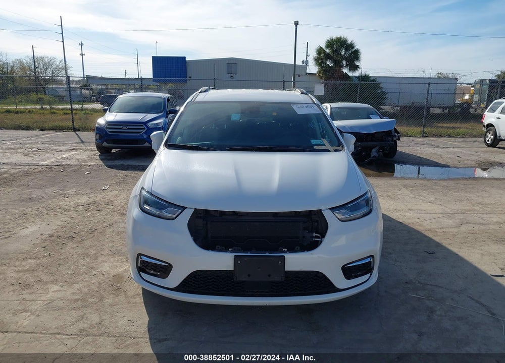 2022 CHRYSLER PACIFICA TOURING L VIN: 2C4RC1BG7NR186079