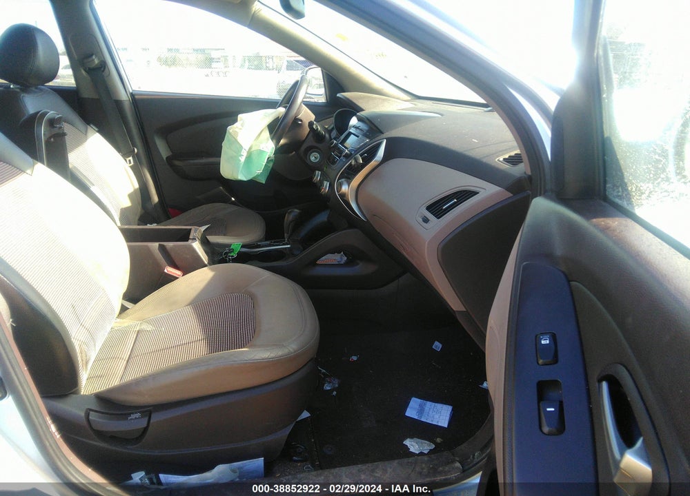 2011 HYUNDAI TUCSON GLS VIN: KM8JU3AC6BU147563