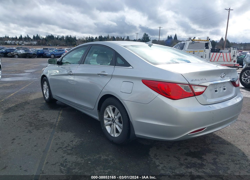 2013 HYUNDAI SONATA GLS VIN: 5NPEB4AC0DH613325