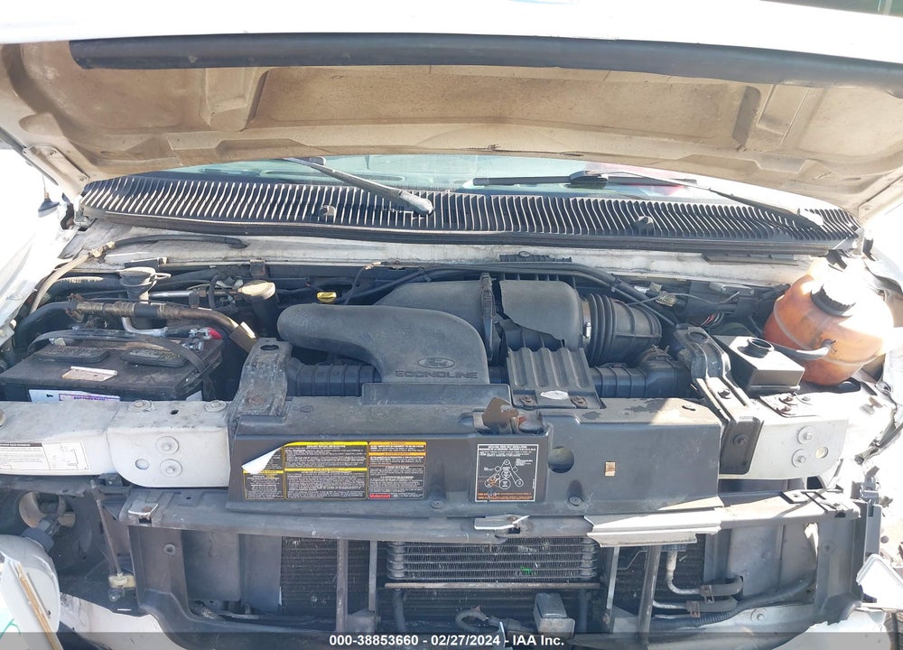 2000 FORD E-350 SUPER DUTY XL/XLT VIN: 1FBSS31S0YHB40944