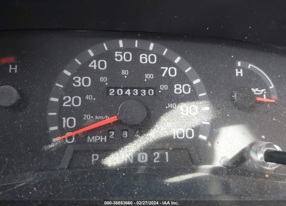 2000 FORD E-350 SUPER DUTY XL/XLT VIN: 1FBSS31S0YHB40944