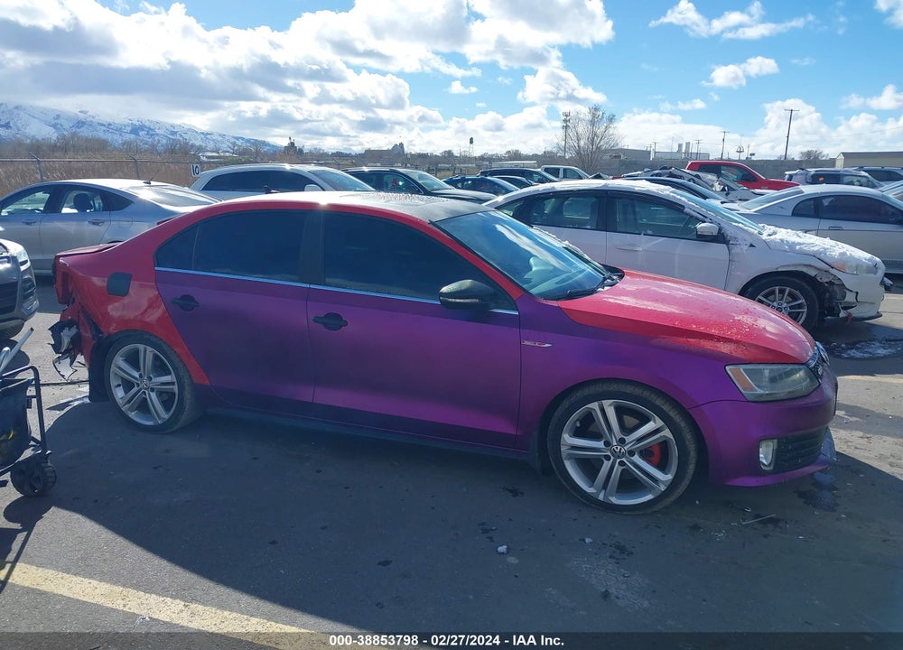 2015 VOLKSWAGEN JETTA 2.0T GLI SEL VIN: 3VW4S7AJ3FM341858