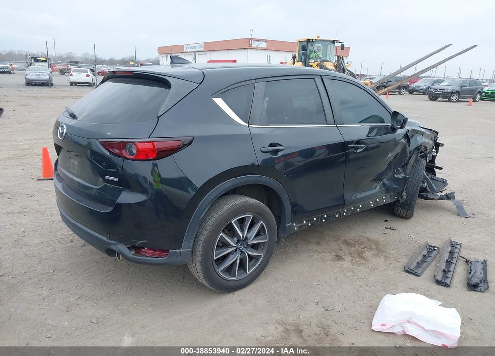 2018 MAZDA CX-5 TOURING VIN: JM3KFACM6J0393216