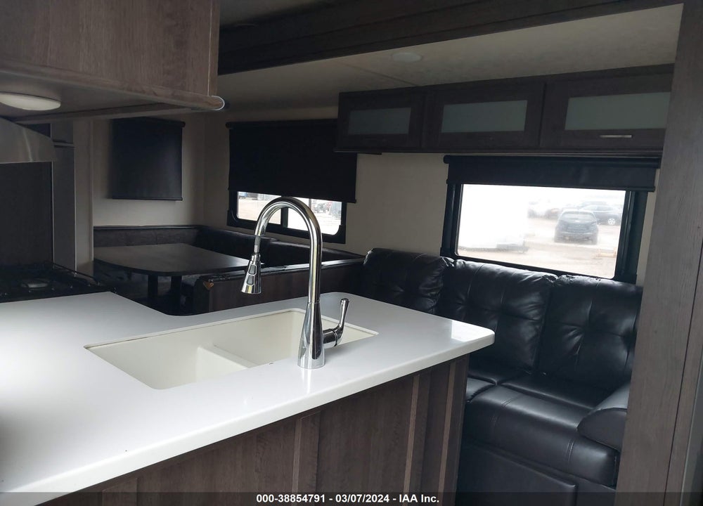 2018 FOREST RIVER SALEM VIN: 4X4TSMF23JA321639