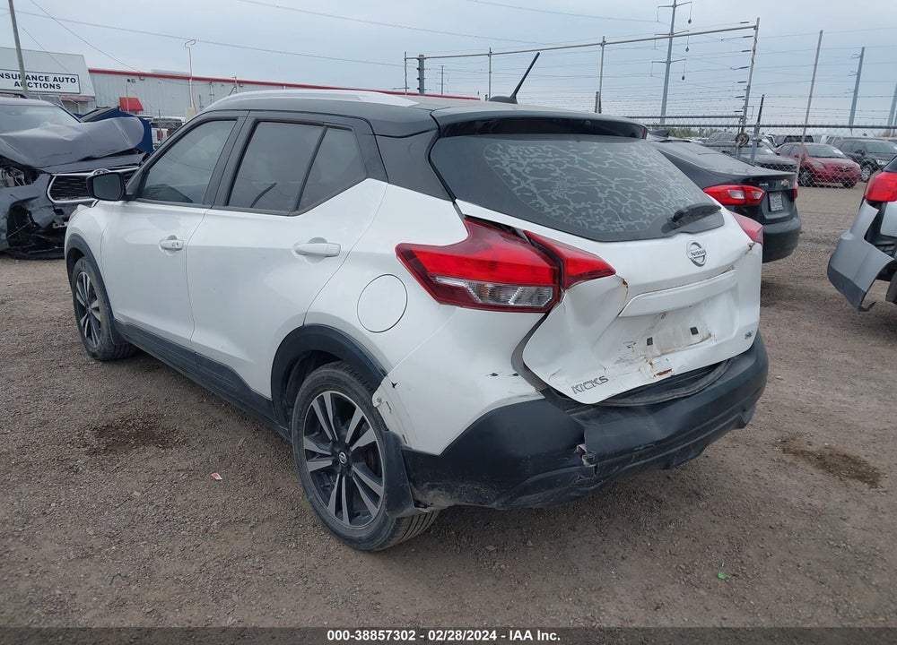 2018 NISSAN KICKS SV VIN: 3N1CP5CU6JL508498