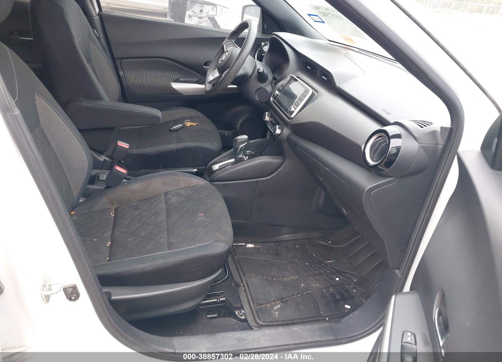 2018 NISSAN KICKS SV VIN: 3N1CP5CU6JL508498