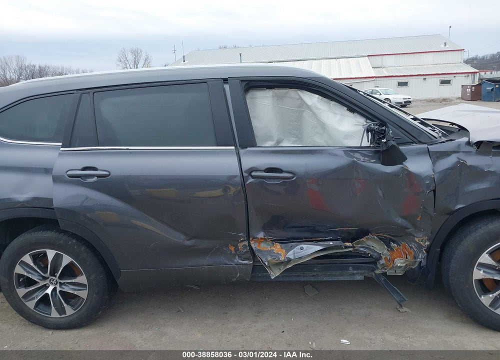 2023 TOYOTA HIGHLANDER XLE VIN: 5TDKDRBH1PS021578