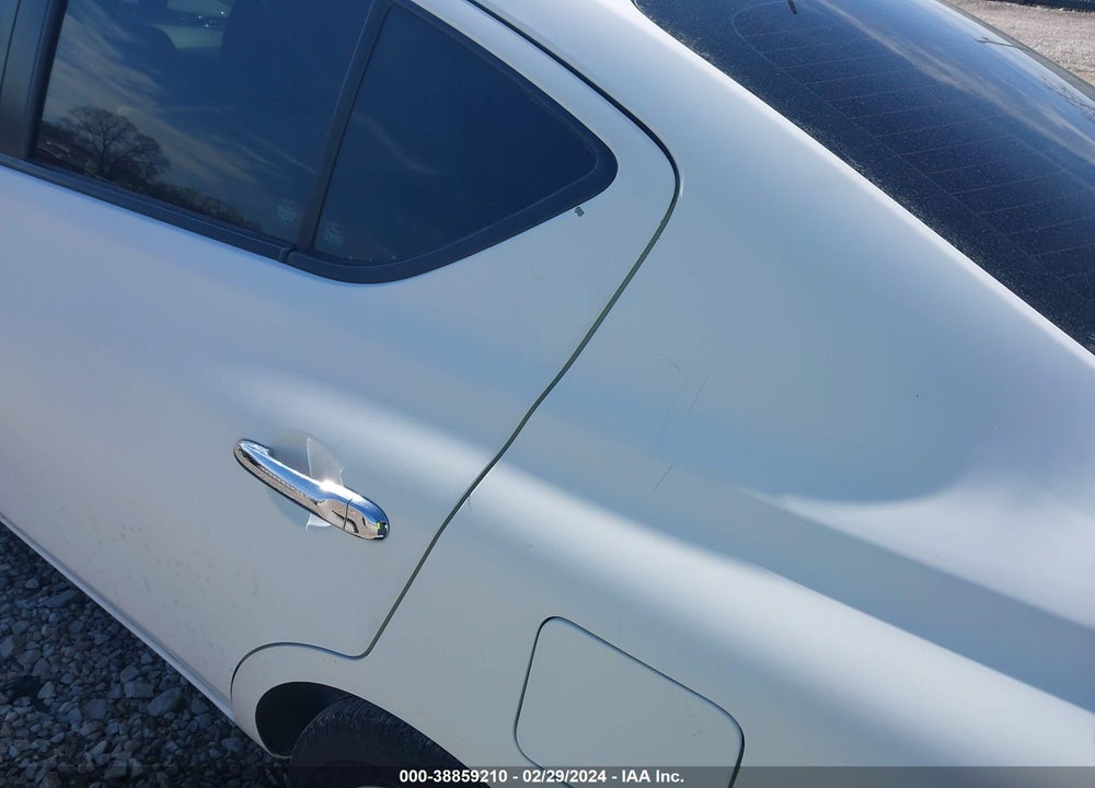 2018 NISSAN VERSA 1.6 SV VIN: 3N1CN7APXJL833962