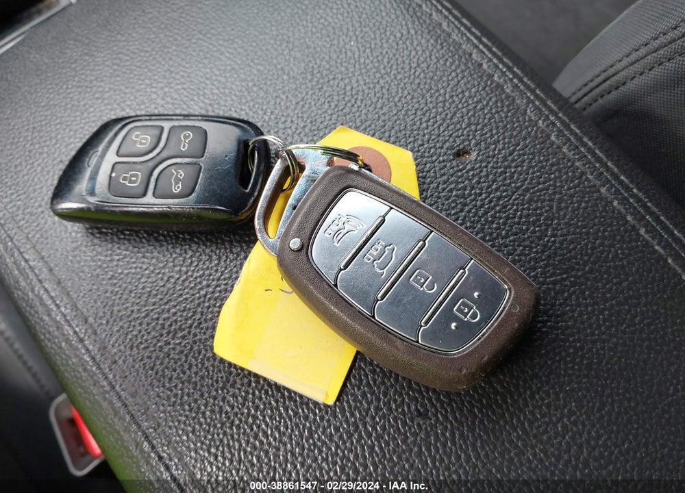 2018 HYUNDAI TUCSON VALUE VIN: KM8J3CA20JU642186