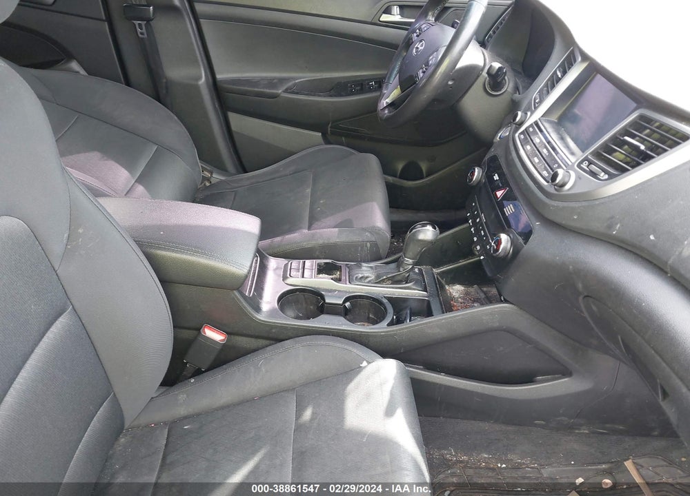 2018 HYUNDAI TUCSON VALUE VIN: KM8J3CA20JU642186