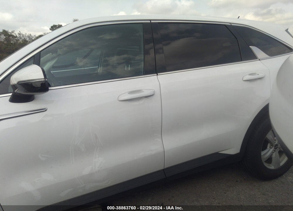 2022 KIA SORENTO LX VIN: 5XYRG4LC7NG141715