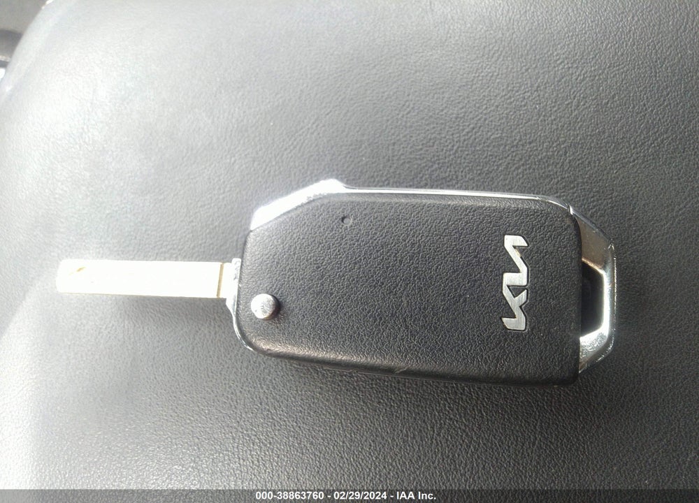 2022 KIA SORENTO LX VIN: 5XYRG4LC7NG141715
