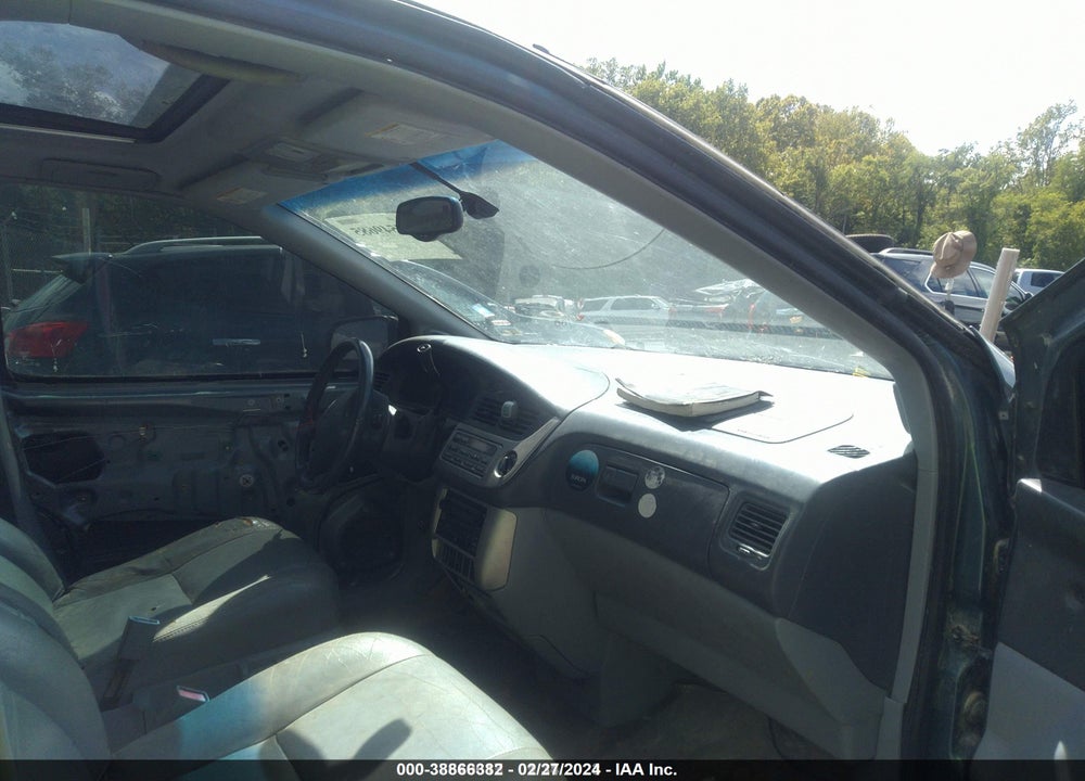 2003 TOYOTA SIENNA XLE VIN: 4T3ZF13C13U510309