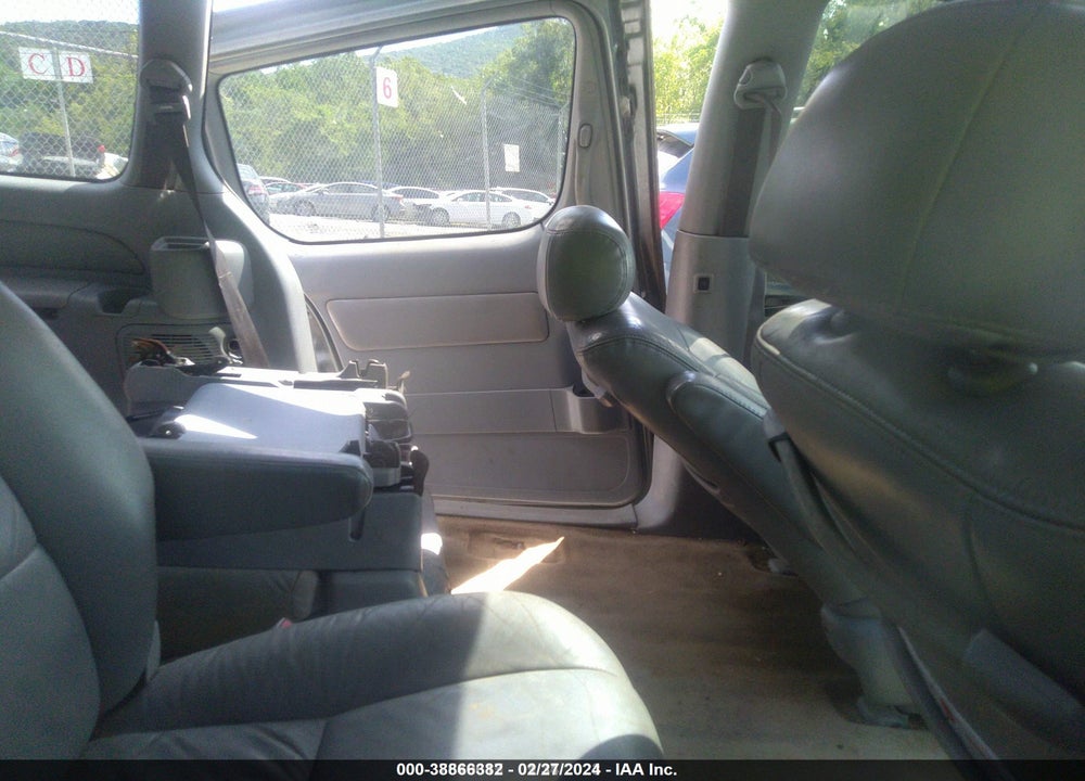 2003 TOYOTA SIENNA XLE VIN: 4T3ZF13C13U510309