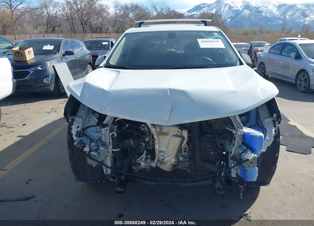 2018 CHEVROLET EQUINOX LT VIN: 2GNAXJEV8J6348056