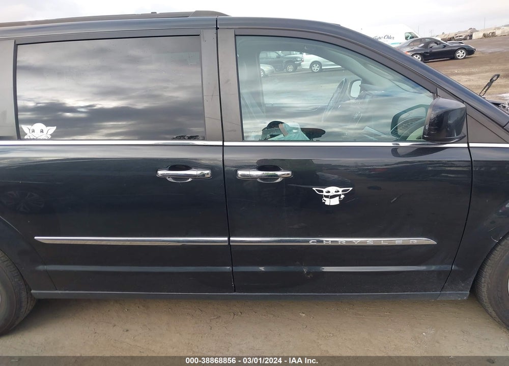 2016 CHRYSLER TOWN & COUNTRY VIN: 2C4RC1BG8GR200901