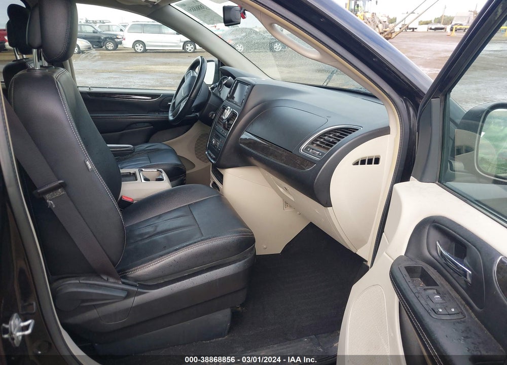 2016 CHRYSLER TOWN & COUNTRY VIN: 2C4RC1BG8GR200901