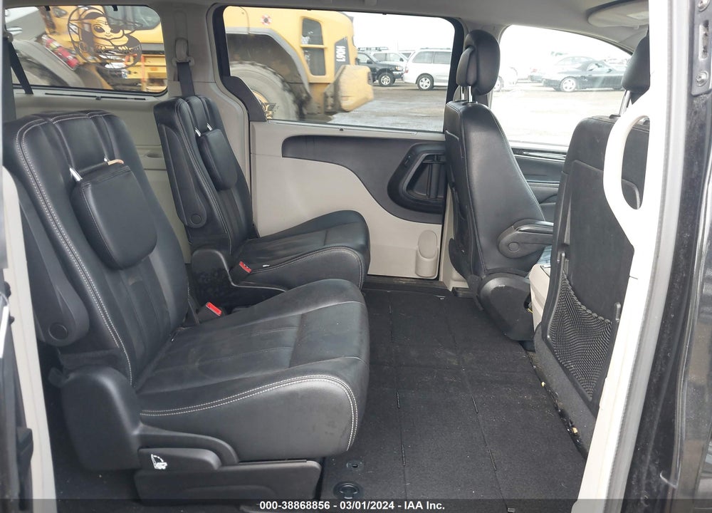 2016 CHRYSLER TOWN & COUNTRY VIN: 2C4RC1BG8GR200901