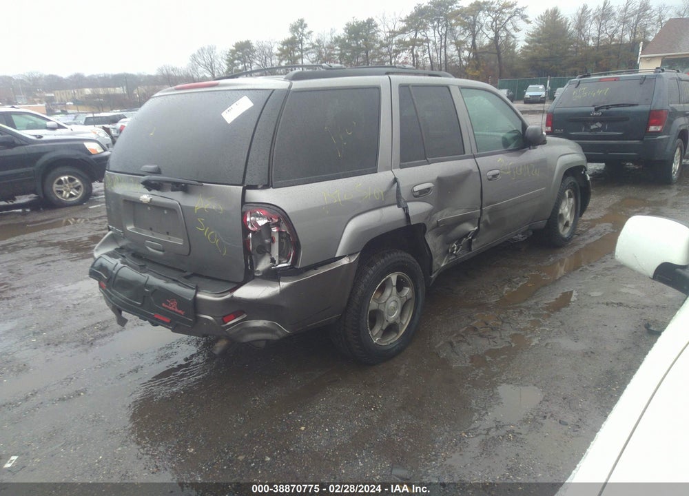 2008 CHEVROLET TRAILBLAZER LT VIN: 1GNES13M582181110