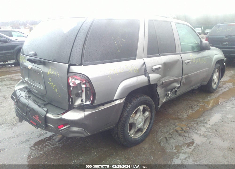 2008 CHEVROLET TRAILBLAZER LT VIN: 1GNES13M582181110