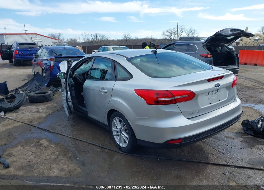 2017 FORD FOCUS SE VIN: 1FADP3F25HL235646