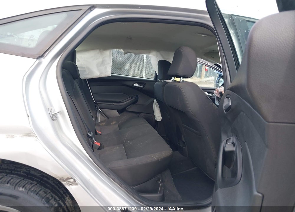 2017 FORD FOCUS SE VIN: 1FADP3F25HL235646