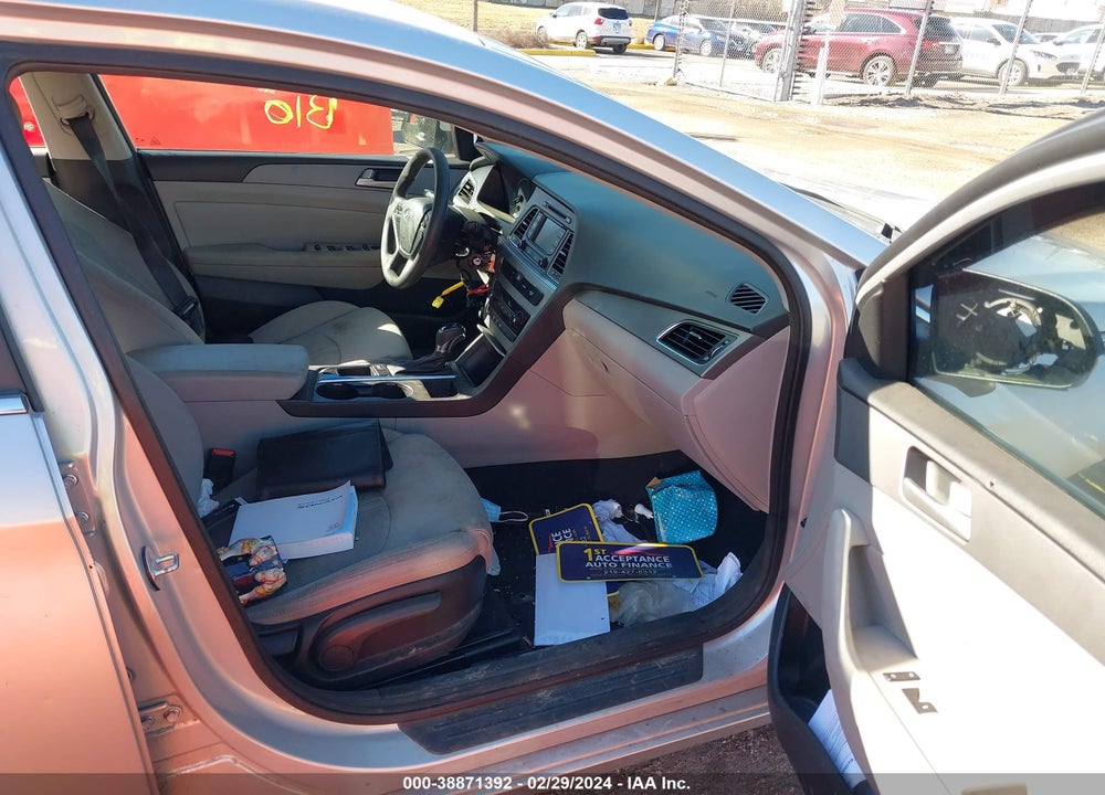 2015 HYUNDAI SONATA SE VIN: 5NPE24AFXFH171988