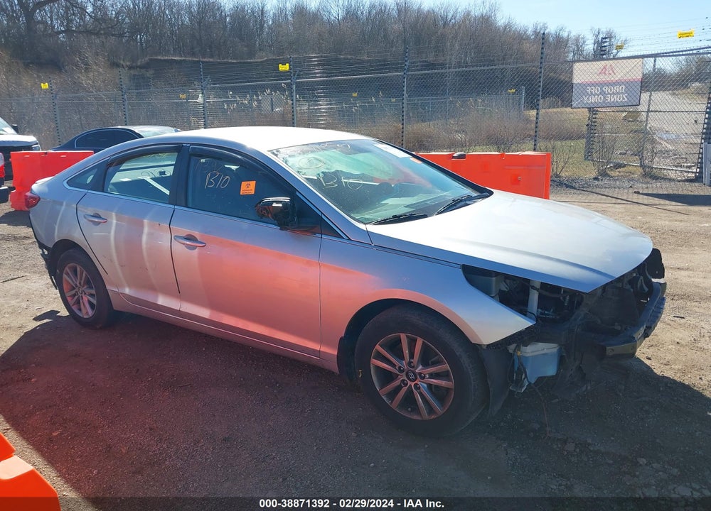 2015 HYUNDAI SONATA SE VIN: 5NPE24AFXFH171988