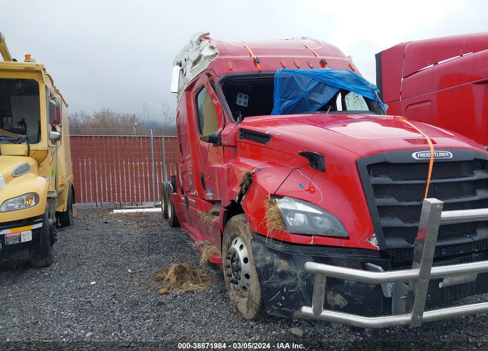 2018 FREIGHTLINER NEW CASCADIA 126 VIN: 3AKJHHDR5JSJH8709