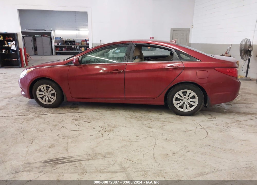 2011 HYUNDAI SONATA VIN: 5NPEB4AC8BH130629