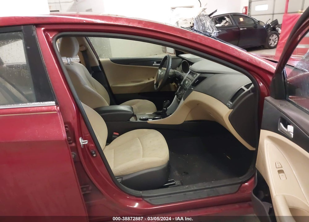 2011 HYUNDAI SONATA VIN: 5NPEB4AC8BH130629