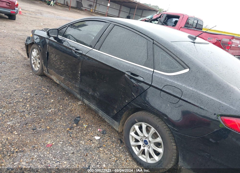 2016 FORD FUSION S VIN: 3FA6P0G70GR289826