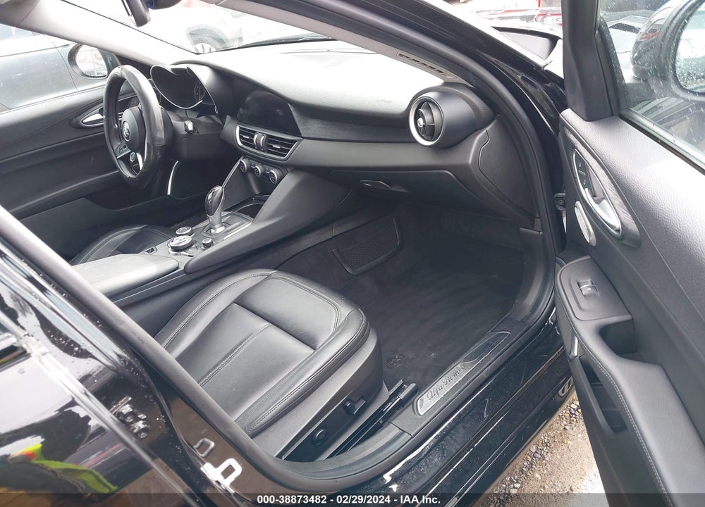 2019 ALFA ROMEO GIULIA AWD VIN: ZARFANAN0K7613900