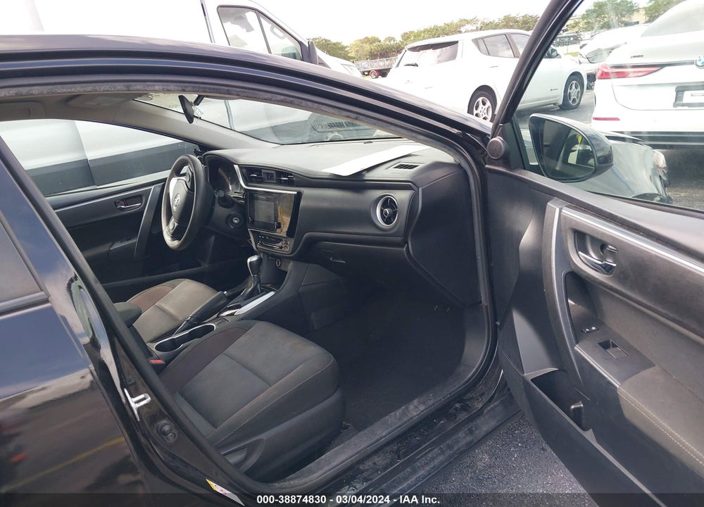 2019 TOYOTA COROLLA LE VIN: 2T1BURHE5KC237349