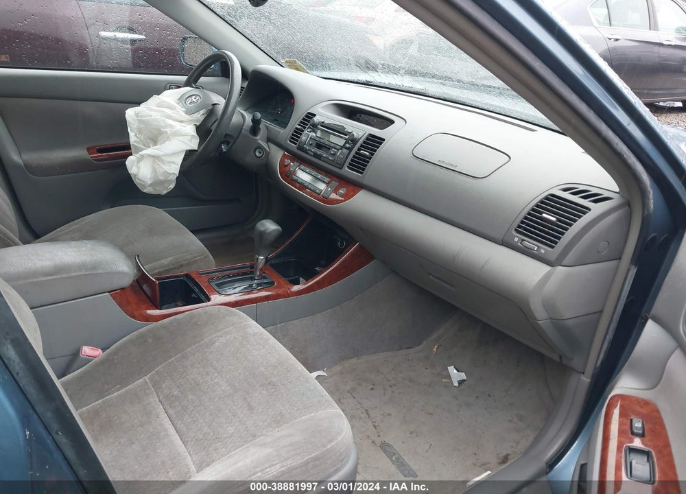2004 TOYOTA CAMRY XLE V6 VIN: JTDBF32K740154461