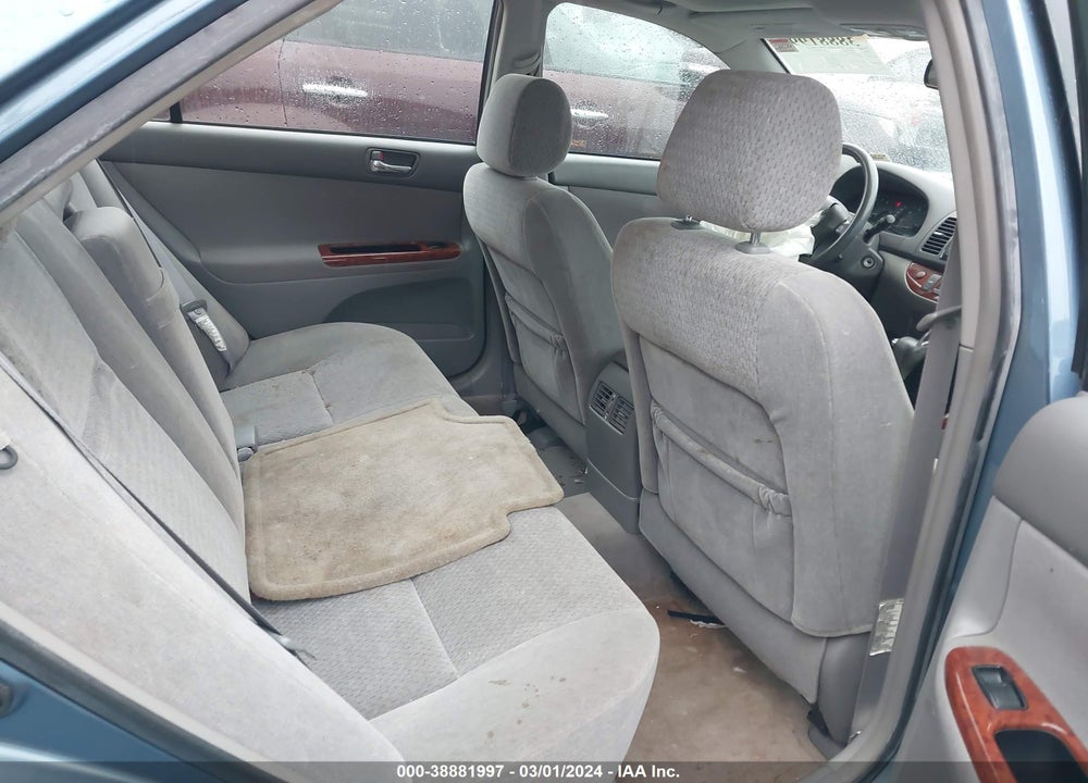 2004 TOYOTA CAMRY XLE V6 VIN: JTDBF32K740154461