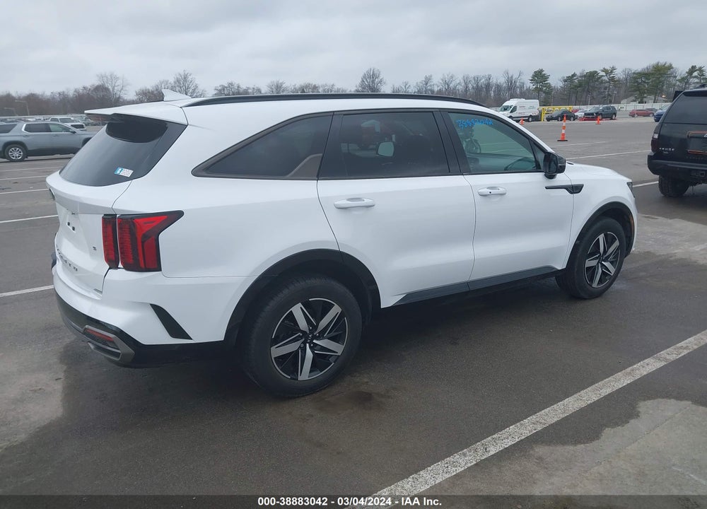 2021 KIA SORENTO S VIN: 5XYRL4LC7MG021083