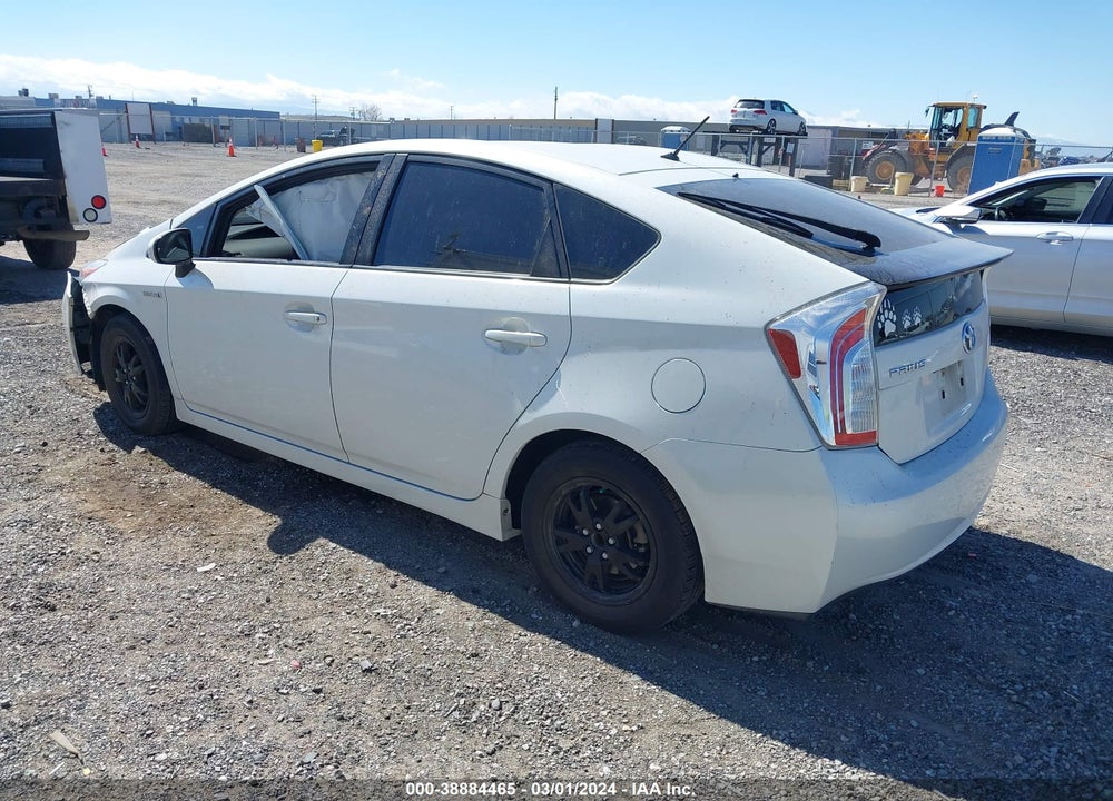 2015 TOYOTA PRIUS TWO VIN: JTDKN3DU4F1933010