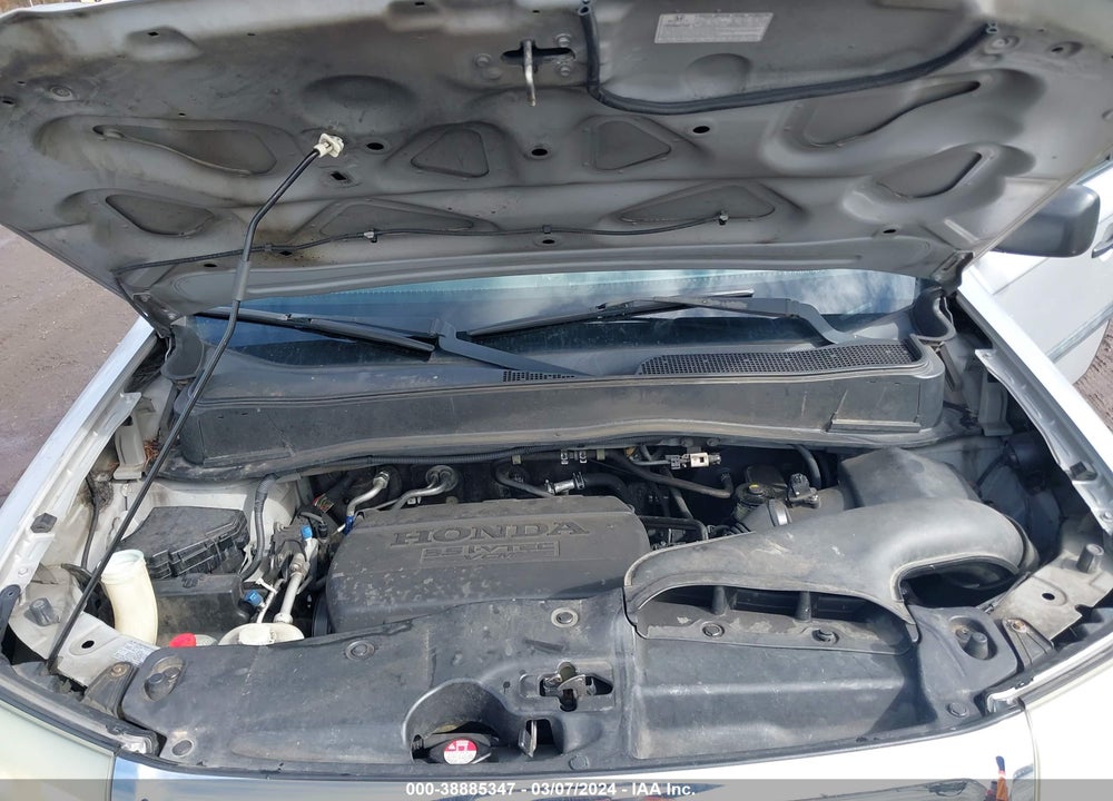 2011 HONDA PILOT LX VIN: 5FNYF4H26BB021423