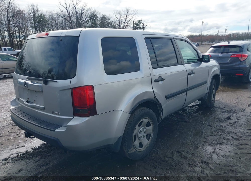 2011 HONDA PILOT LX VIN: 5FNYF4H26BB021423