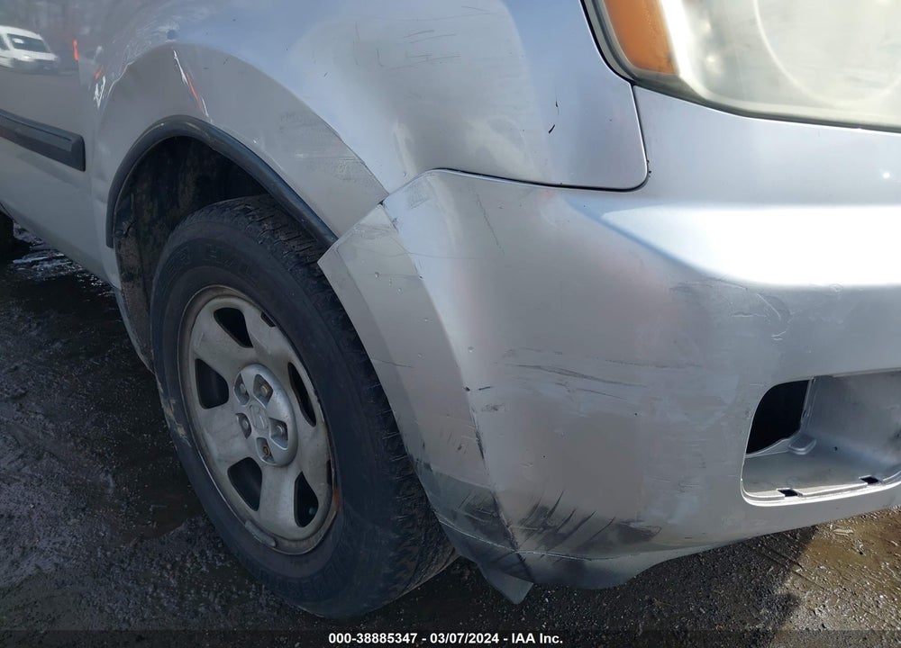 2011 HONDA PILOT LX VIN: 5FNYF4H26BB021423