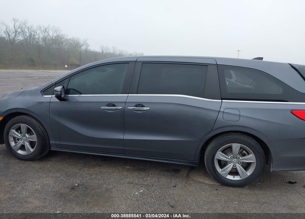 2018 HONDA ODYSSEY EX-L VIN: 5FNRL6H71JB082083