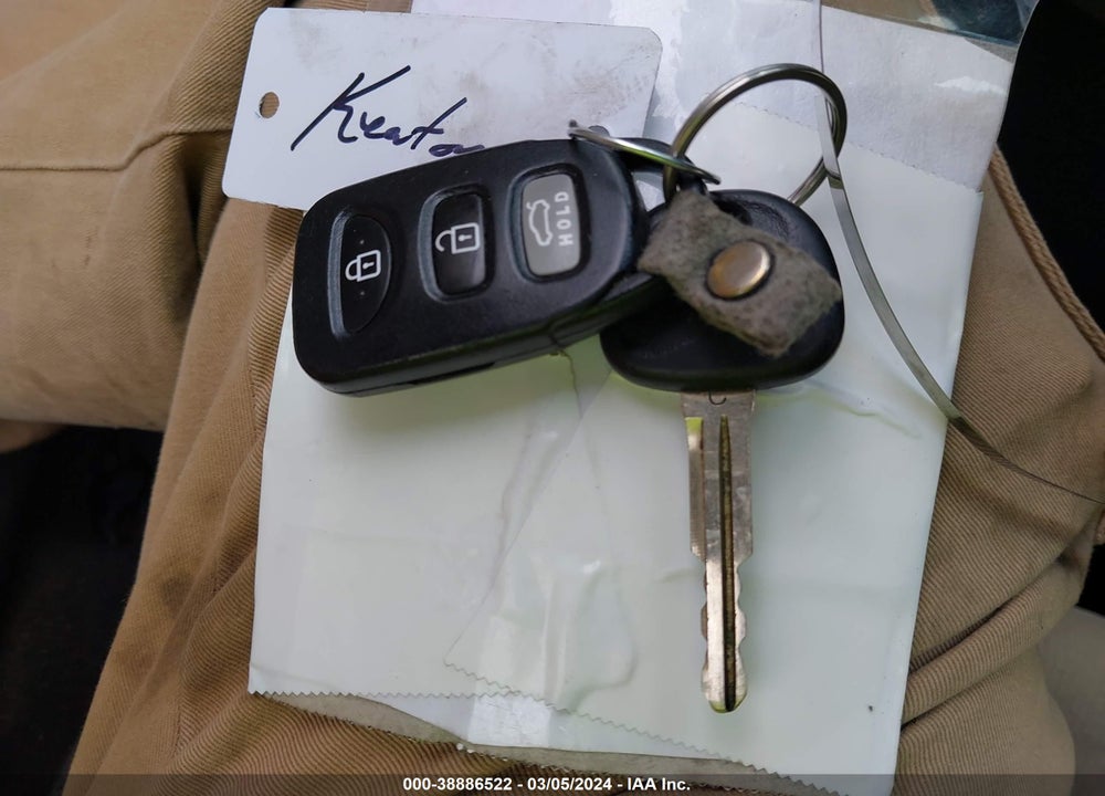 2016 HYUNDAI ELANTRA SE VIN: 5NPDH4AE9GH766558