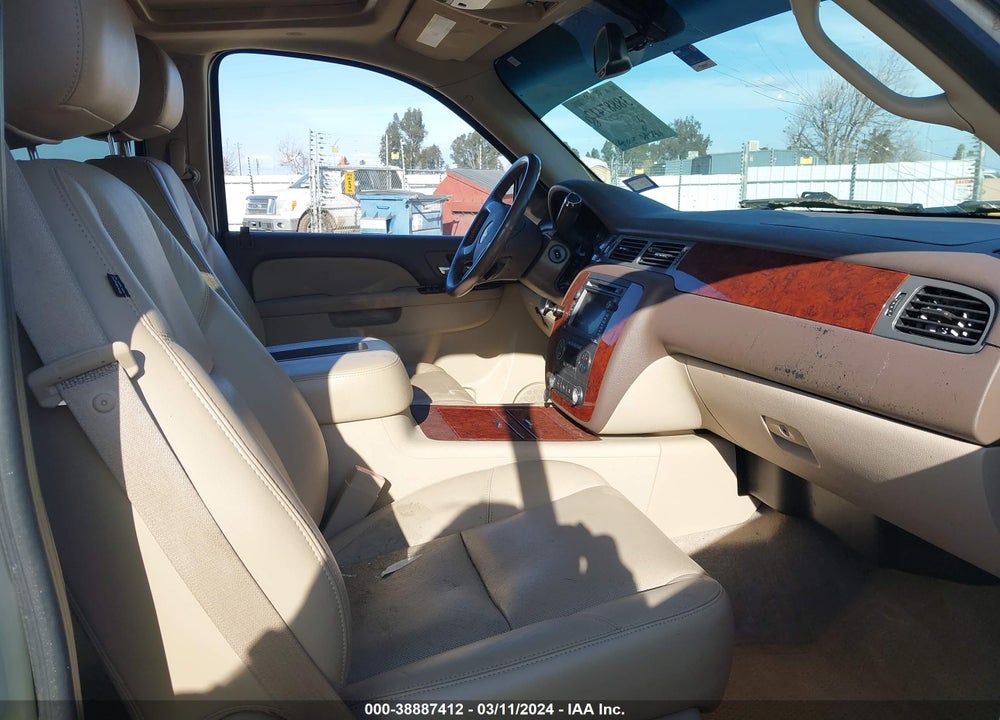 2011 CHEVROLET SUBURBAN 1500 LTZ VIN: 1GNSKKE38BR110799
