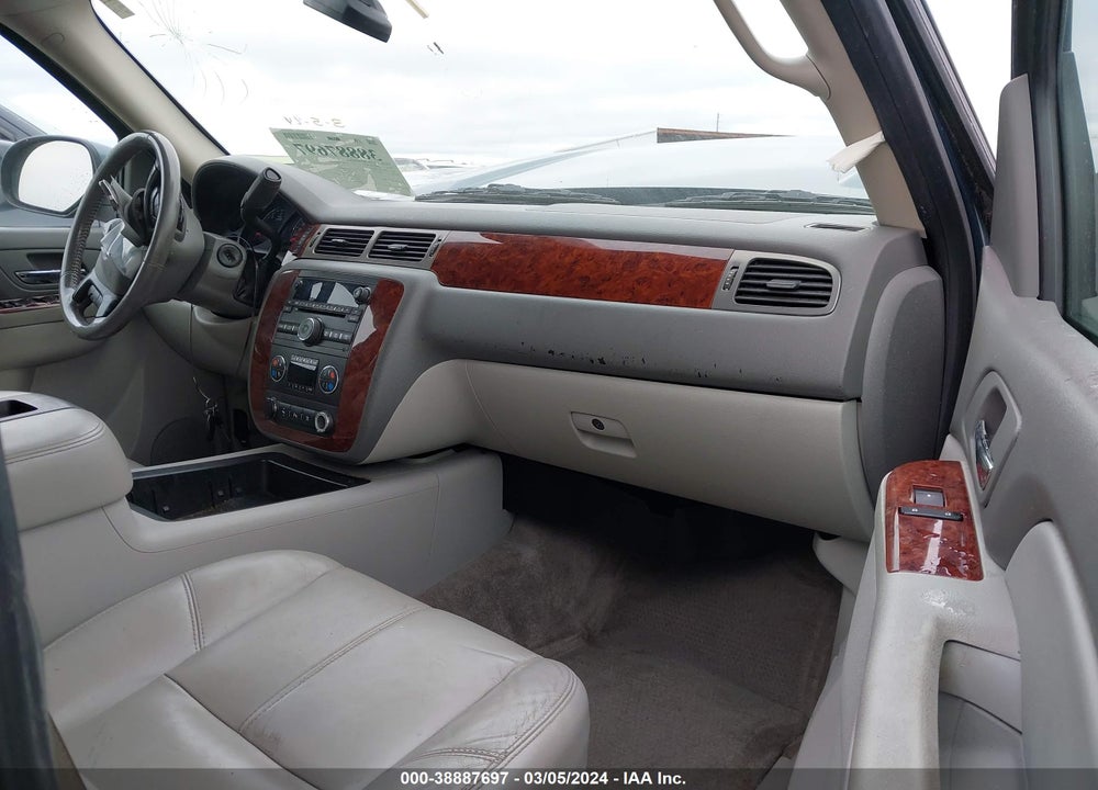 2010 CHEVROLET SUBURBAN 1500 LT1 VIN: 1GNUCJE07AR198989