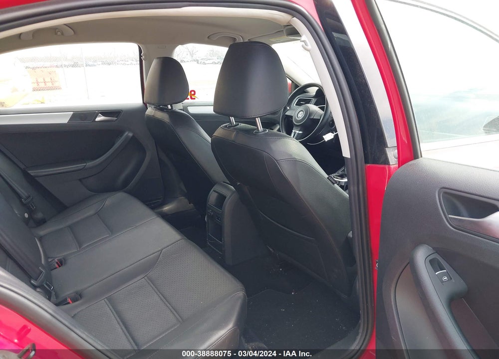 2013 VOLKSWAGEN JETTA 2.5L SE VIN: 3VWDP7AJ4DM418512