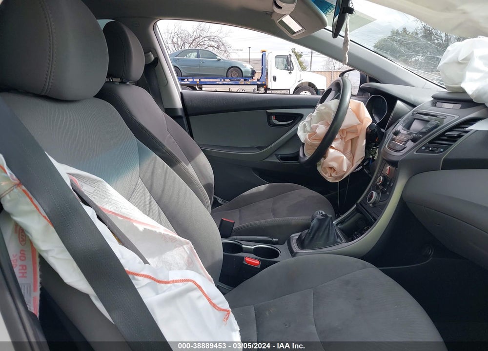2015 HYUNDAI ELANTRA SE VIN: 5NPDH4AE5FH624576