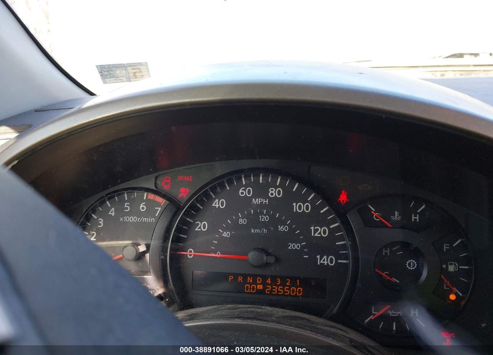 2004 NISSAN TITAN LE VIN: 1N6AA07B84N552621
